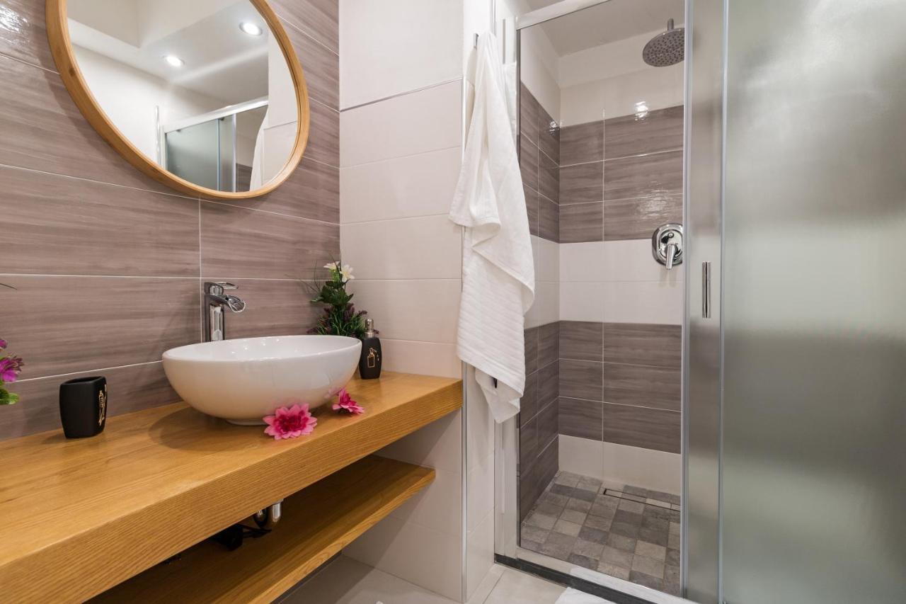 Purple Flower Suite Apartment Cala Gonone Exteriör bild