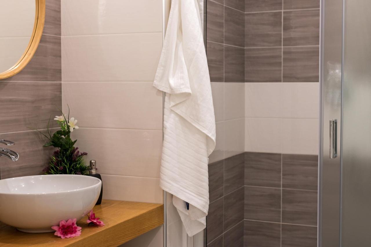 Purple Flower Suite Apartment Cala Gonone Exteriör bild