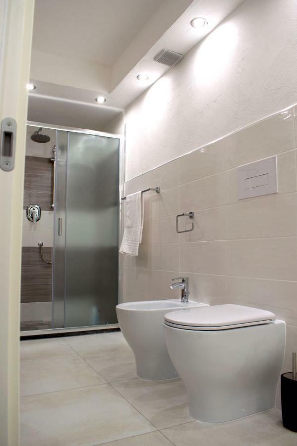 Purple Flower Suite Apartment Cala Gonone Exteriör bild